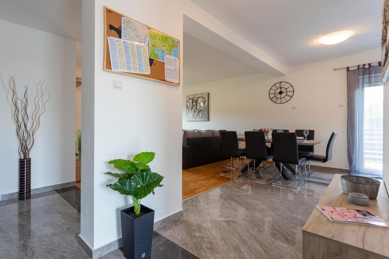 Apartmani Karoca 3 Pula Exterior photo