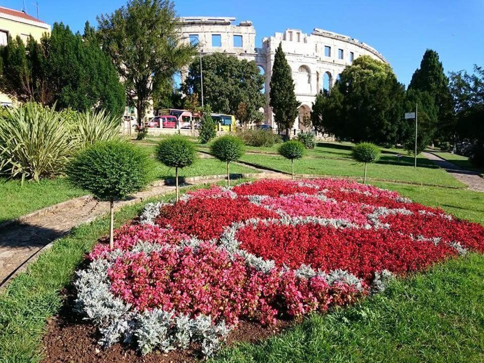 Apartmani Karoca 3 Pula Exterior photo